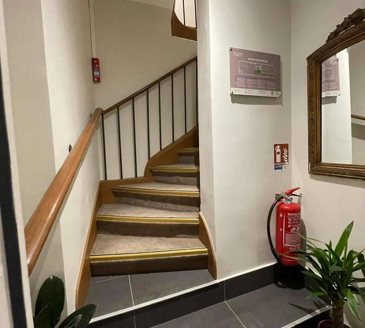 Hotel De La Herse D'or 3*